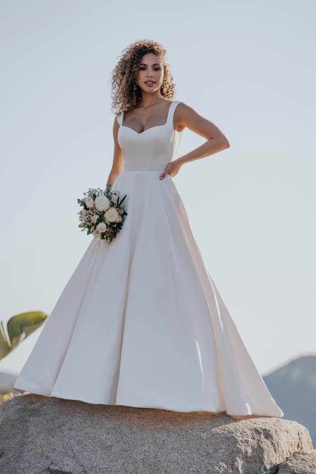 A1155 - Low's Bridal & Formal